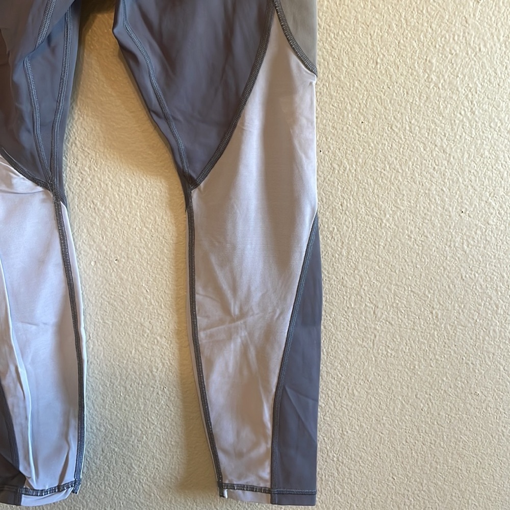Athleta Color Block All In 7/8 Tight‎ size medium - Picture 8 of 15